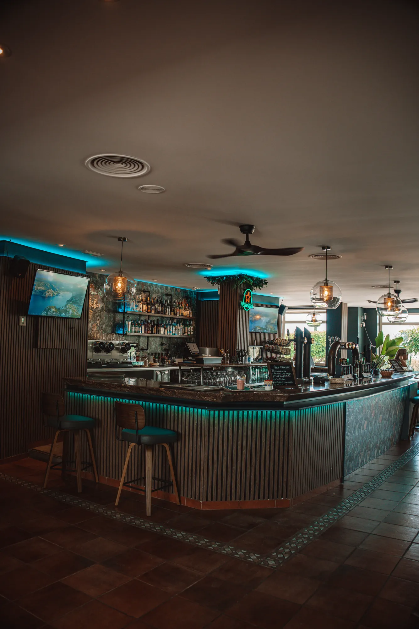 Marina Club · Interiorismo — 12
