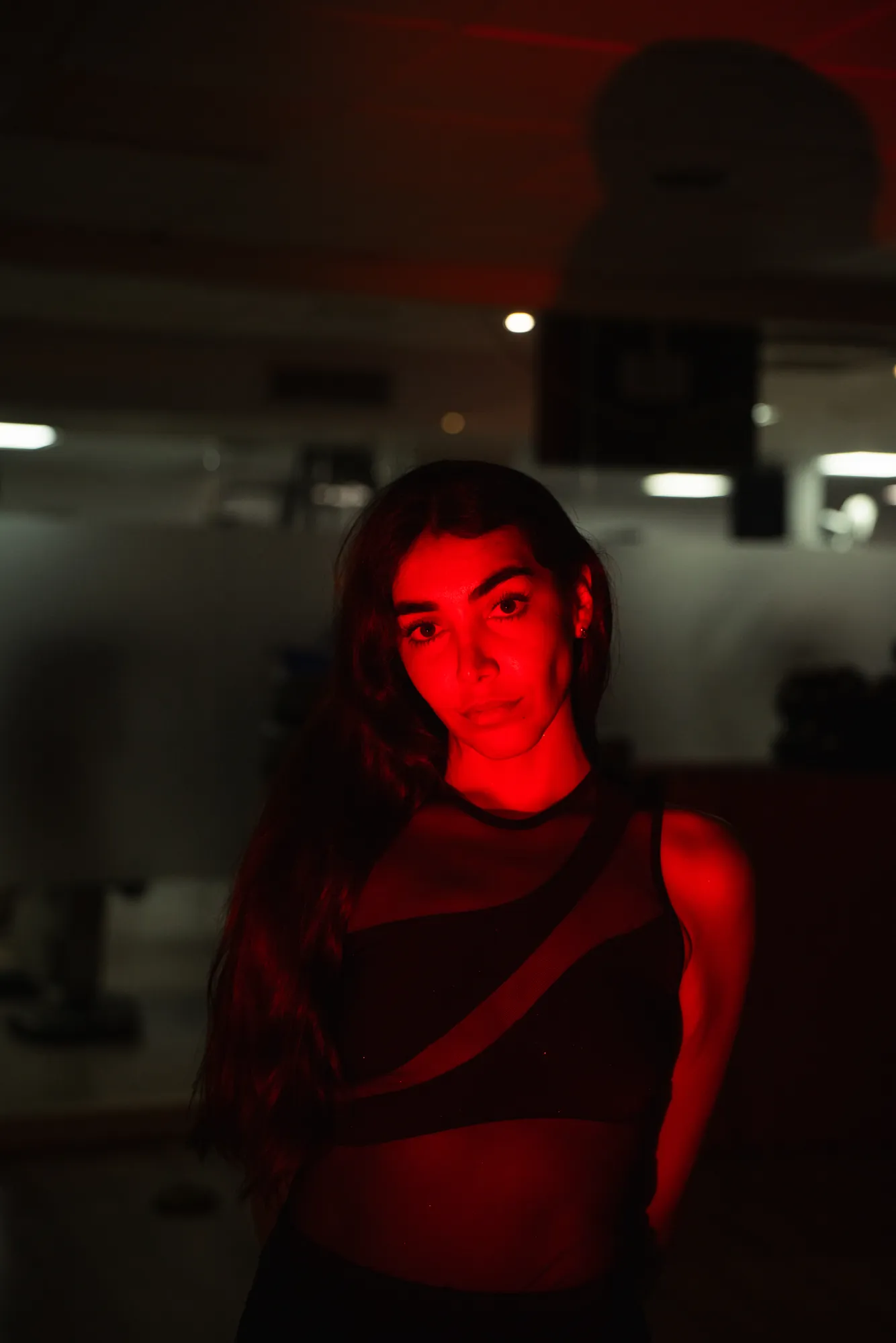 Retrato en rojo — 8